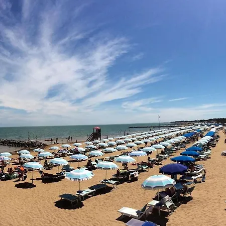 Modern 250mt From The Lignano Sabbiadoro