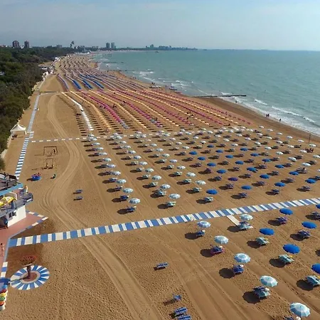 Modern 250mt From The Lignano Sabbiadoro